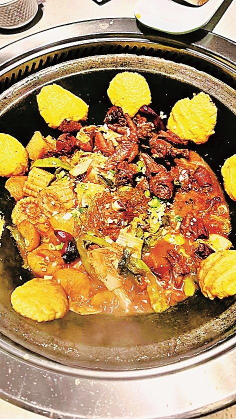 东北铁锅炖：一锅容万物，沸腾关东情